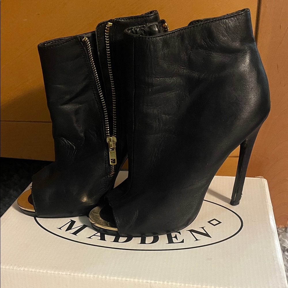 Steve Madden Black Leather Peep Toe Heeled Boots